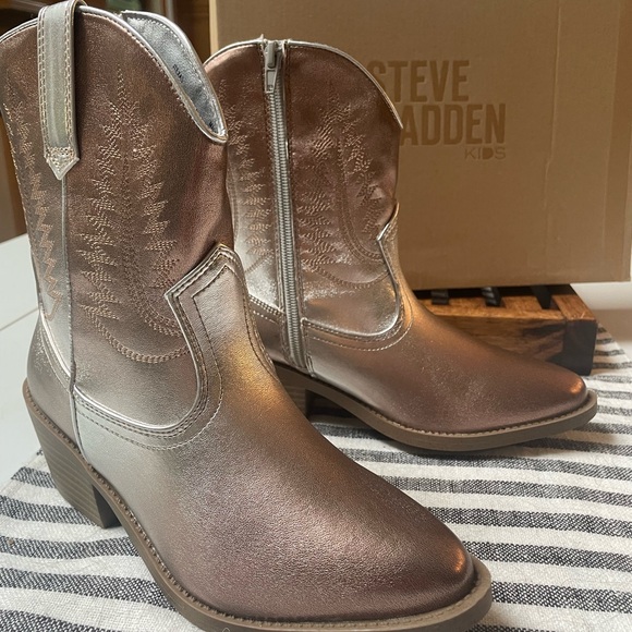 Steve Madden Other - NWT in Box   Steve Madden Kids size 5  gold 
Metallic cowgirl boots